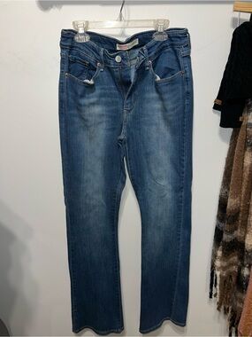 Levi's Women's Boot Cut Jeans in Medium Blue Wash
